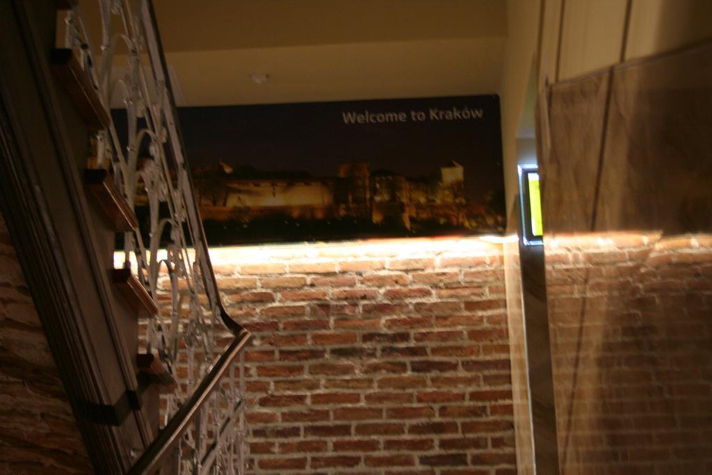 Honey Hostel Krakow Bagian luar foto