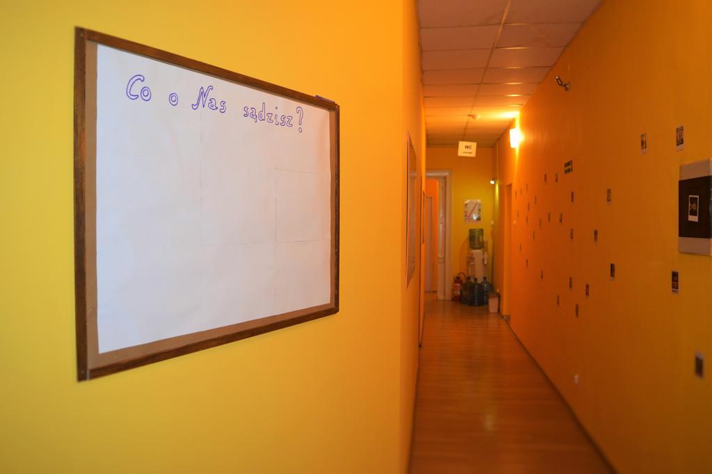 Honey Hostel Krakow Bagian luar foto
