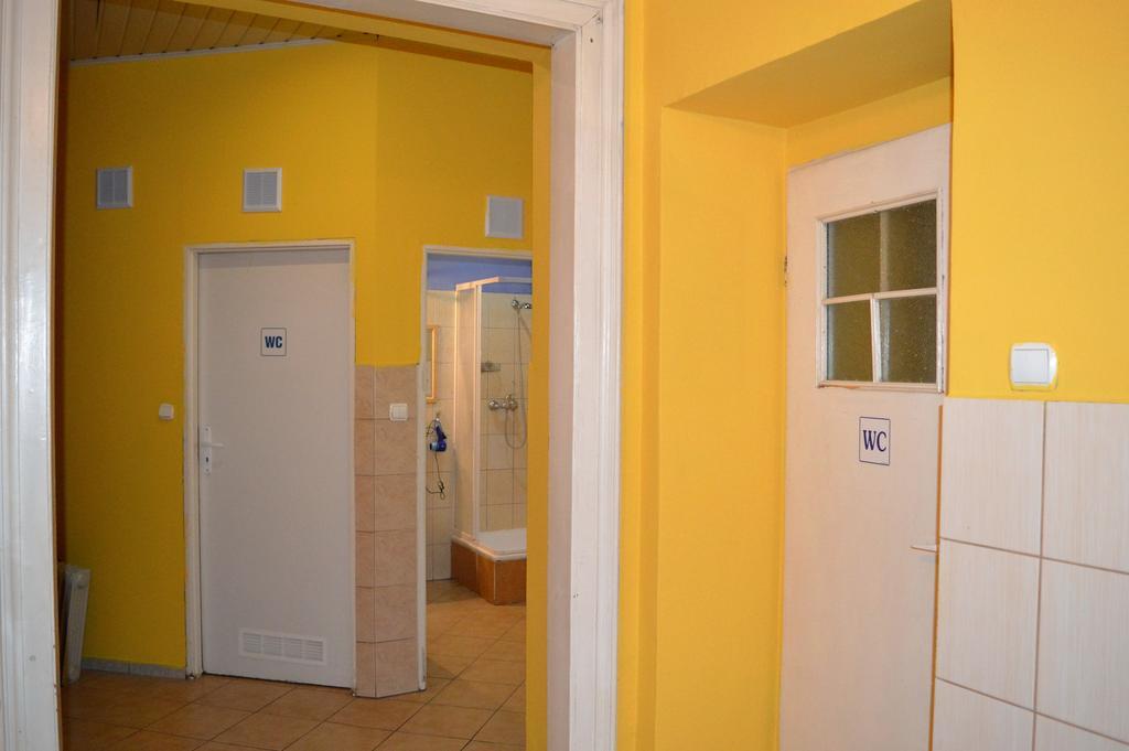 Honey Hostel Krakow Bagian luar foto