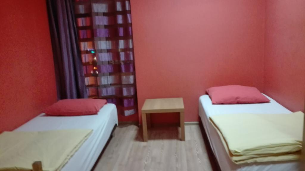 Honey Hostel Krakow Bagian luar foto
